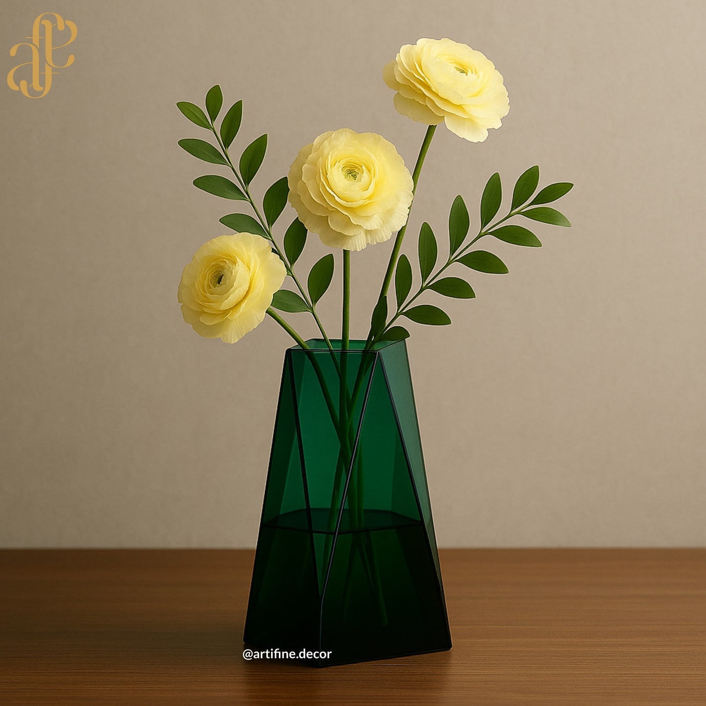 Geometric Green Glass Vase Set – Modern Angular Design