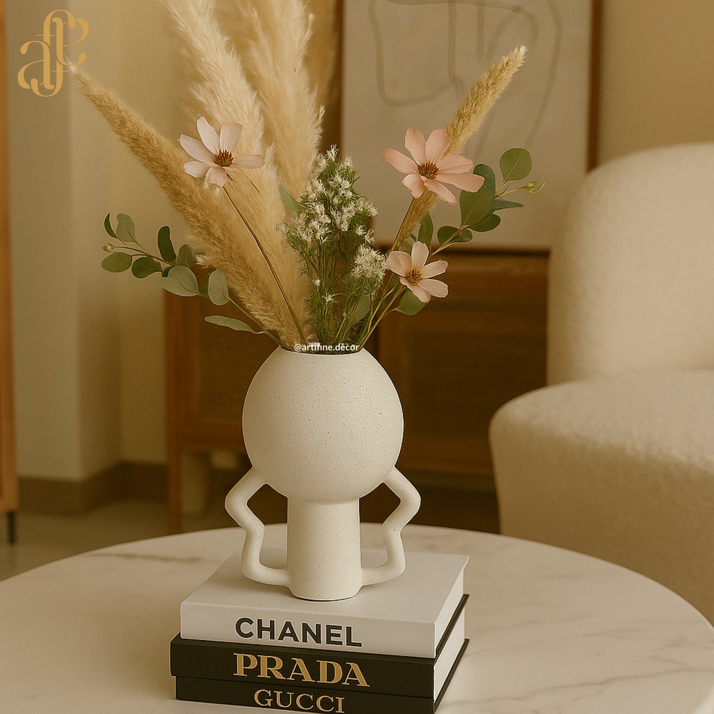 Hands-on Hip Ceramic Vase
