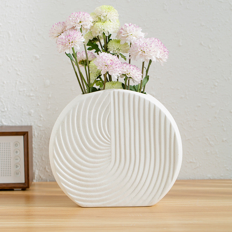 Luna Wave Ceramic Sculpture Vase – Modern Textured Decor