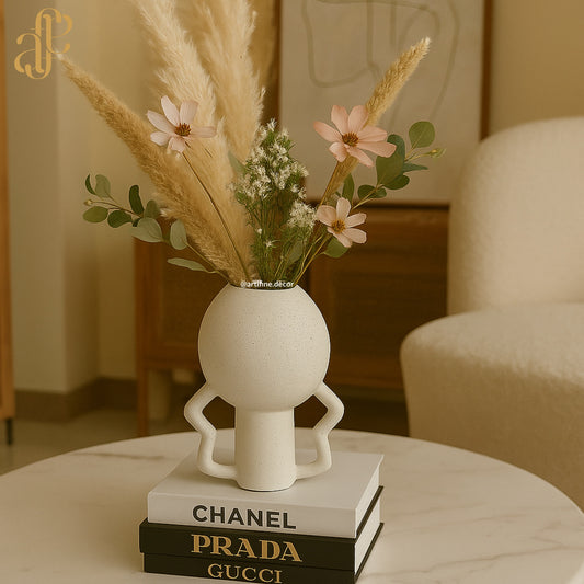 Hands-on Hip Ceramic Vase