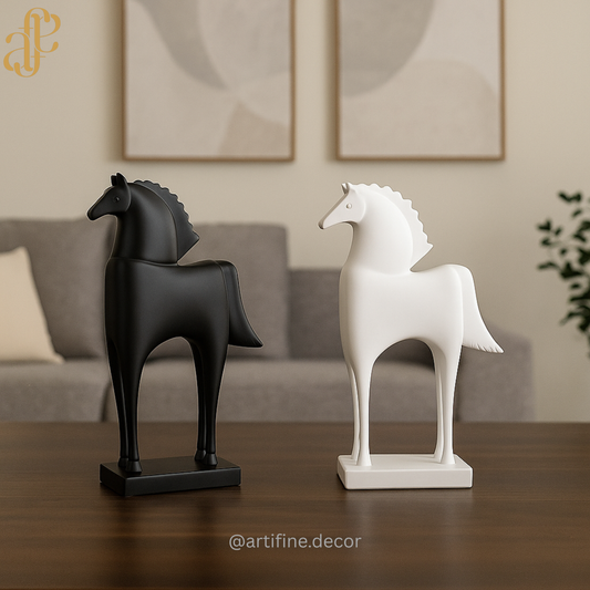 Modern Horse Sculptures – Black & White