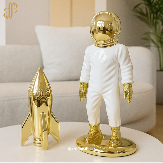 Luxury Astronaut Sculpture – Modern Space Décor