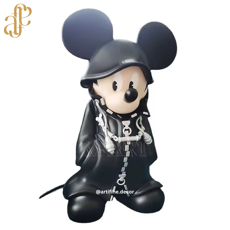 Street-Style Minnie & Mickey