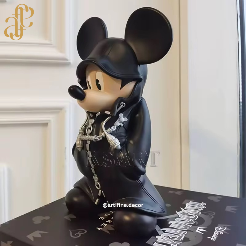 Street-Style Minnie & Mickey