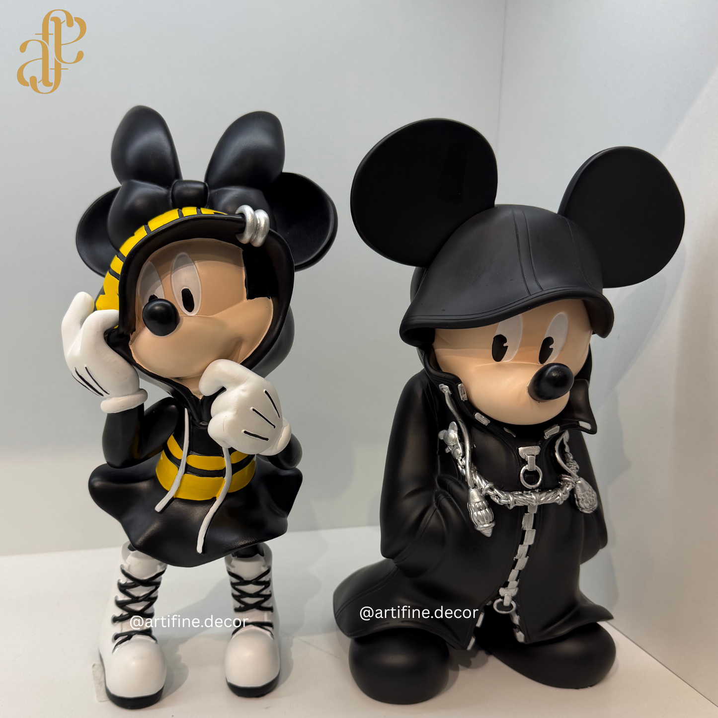 Street-Style Minnie & Mickey