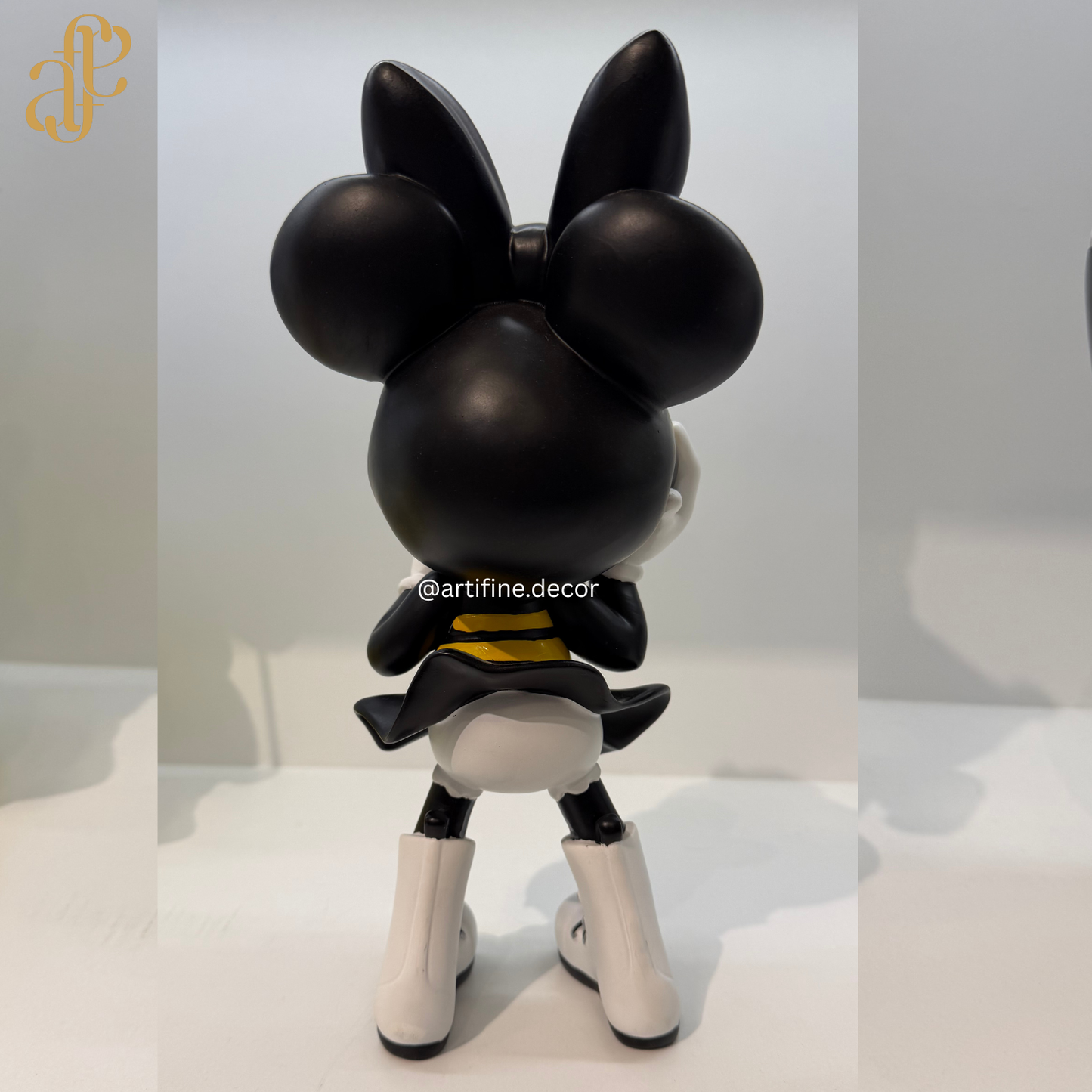 Street-Style Minnie & Mickey