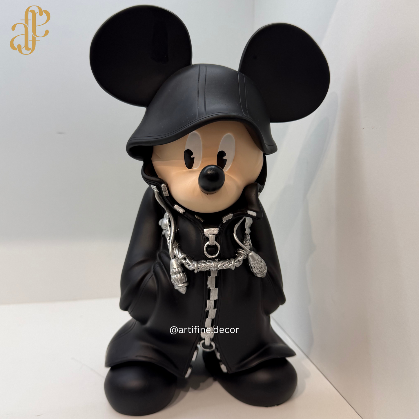 Street-Style Minnie & Mickey